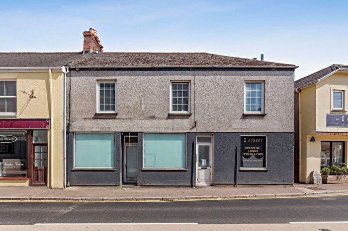 3 Bedroom Block Of Flats For Sale In Queen Street, Lostwithiel, PL22