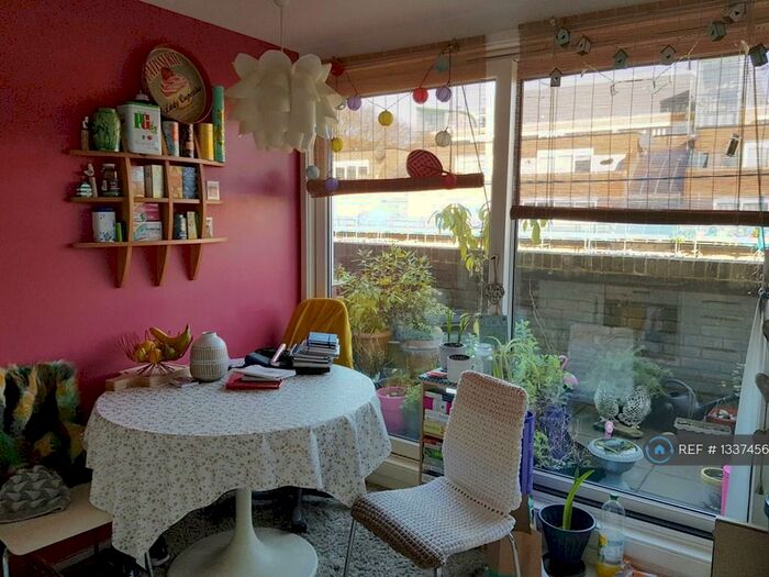 3 Bedroom Maisonette To Rent In Salisbury Walk, London, N19