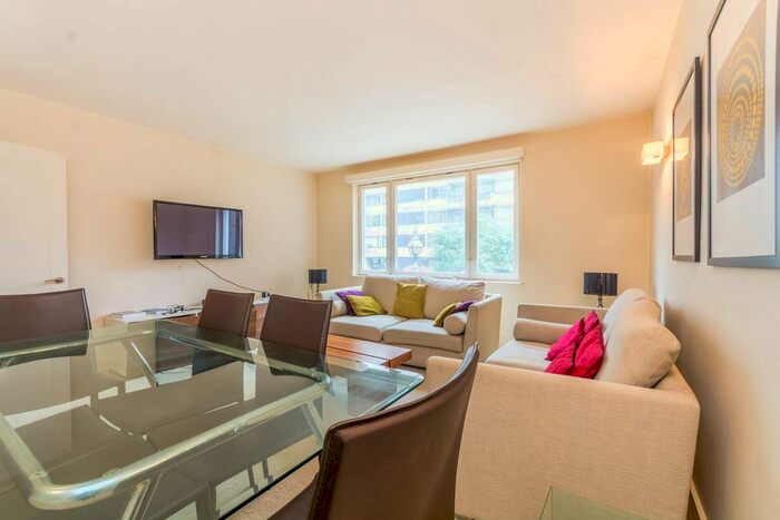 2 Bedroom Flat To Rent In Southwick Street, Hyde Park Estate, London, W2