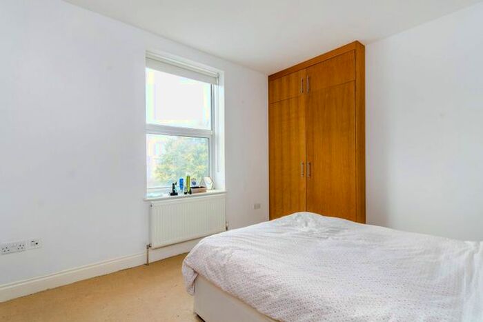 1 Bedroom Flat To Rent In Central Hill, Crystal Palace, London, SE19