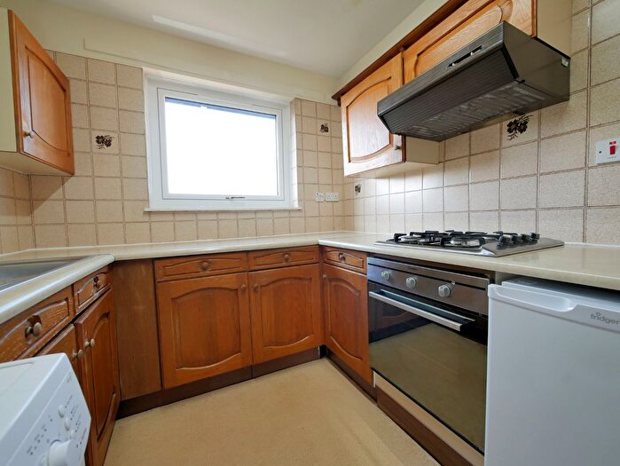2 Bedroom Flat To Rent In East Parkside, Newington, Edinburgh, EH16