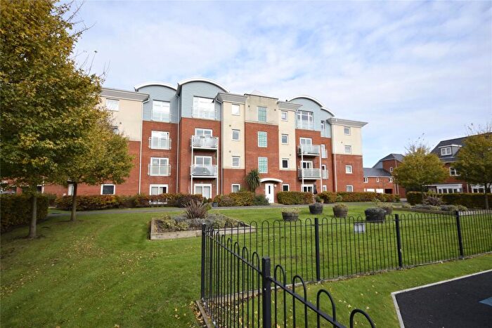 2 Bedroom Apartment For Sale In Reynolds Avenue, Redhill, Surrey, RH1