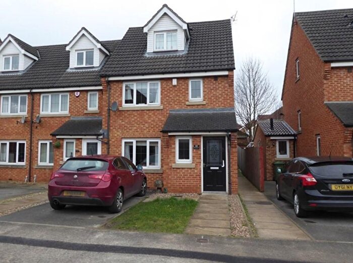 3 Bedroom Terraced House To Rent In Newlands, Farsley, Pudsey, West Yorkshire, LS28