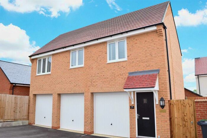 2 Bedroom Coach House To Rent In Plantation View, Silsoe, Bedfordshire, MK45