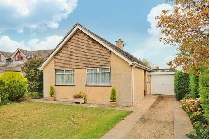 2 Bedroom Semi-Detached Bungalow To Rent In Stonesfield, Witney, OX29