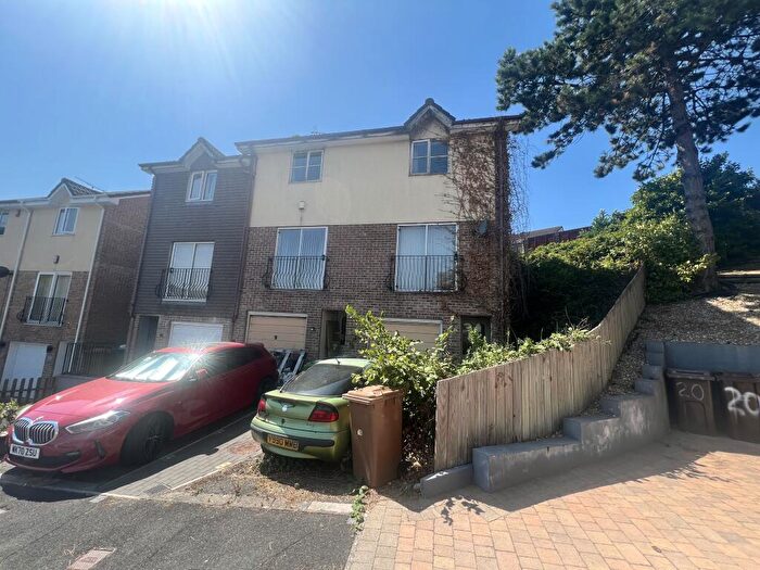 2 Bedroom End Of Terrace House For Sale In Bramble Close, Plymouth, Devon, PL3
