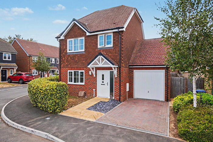 3 Bedroom Detached House For Sale In Makin Drive, Sittingbourne, ME10