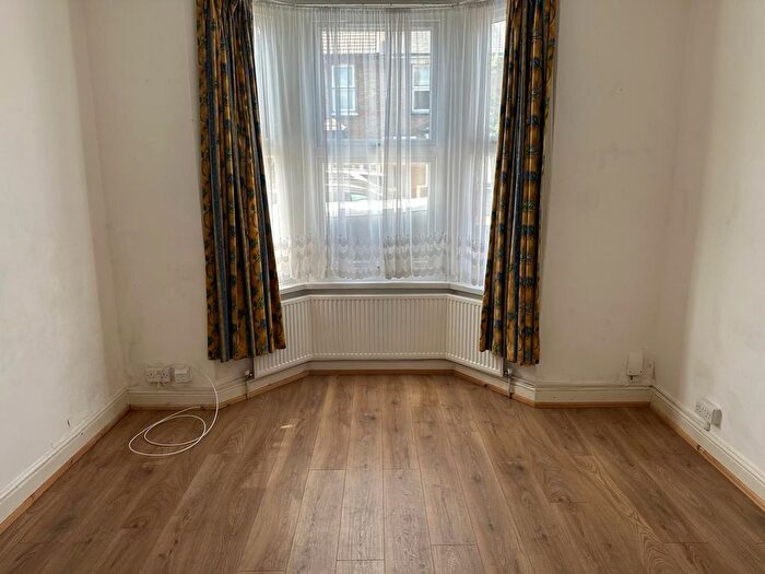 3 Bedroom Terraced House To Rent In Endsleigh Road, London, W13