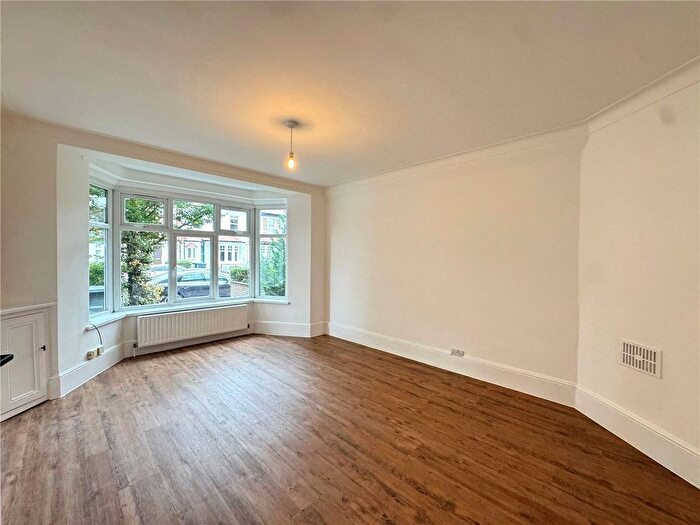 1 Bedroom Flat To Rent In Elmfield Avenue, London, N8