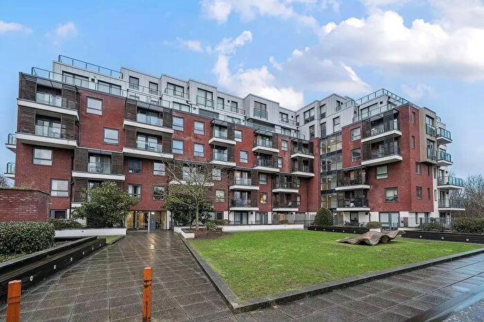 1 Bedroom Flat For Sale In Green Lane, Brunel Court, HA8