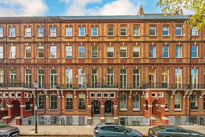 2 Bedroom Flat To Rent In Nevern Square, Earls Court, SW5