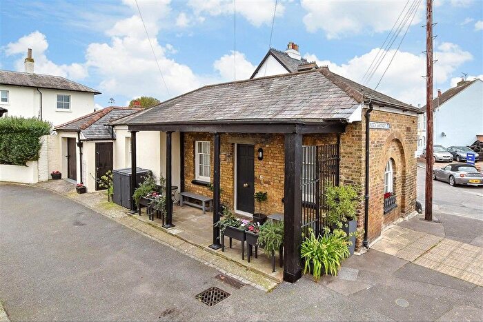 1 Bedroom Detached Bungalow For Sale In North Barracks, Walmer, Deal, Kent, CT14