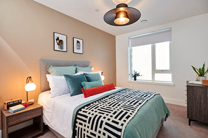 2 Bedroom Apartment To Rent In Fortunes Dock, Canning Town London, E16