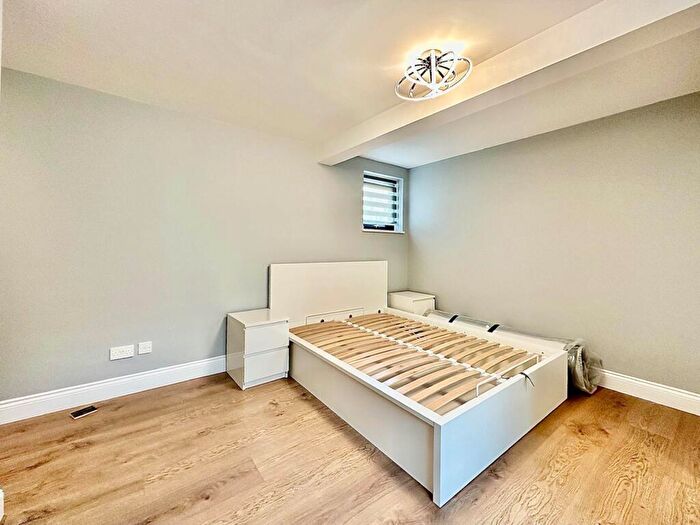 3 Bedroom Flat To Rent In Westferry Road, London, E14