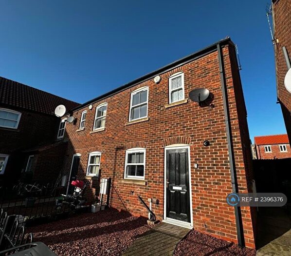2 Bedroom End Of Terrace House To Rent In Rainbow Close, Thorne, Doncaster, DN8