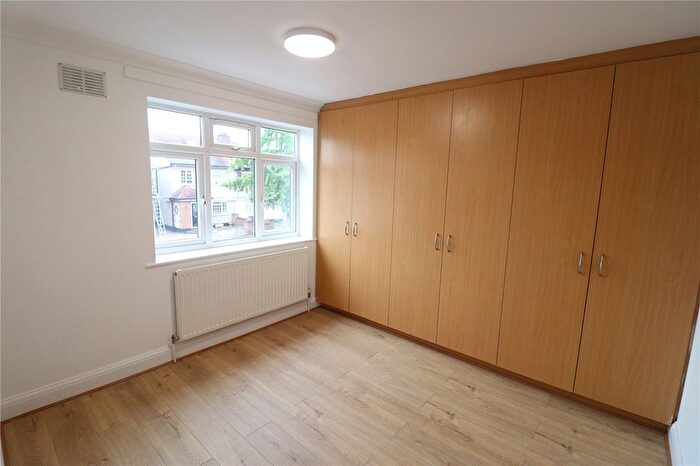 1 Bedroom Flat To Rent In Raynton Drive, Hayes, UB4