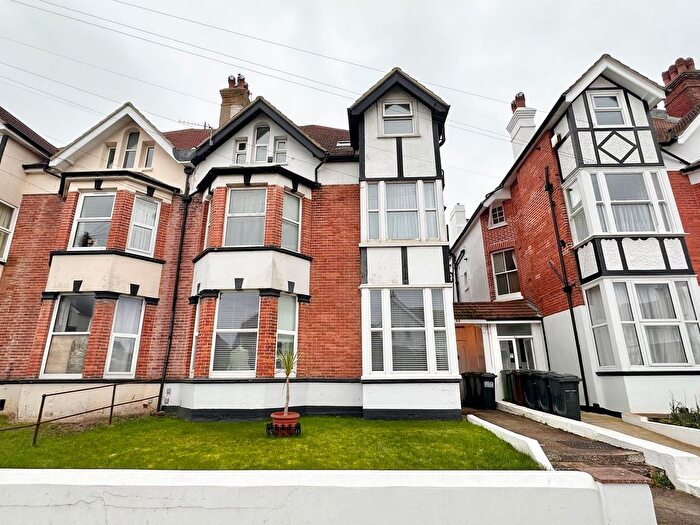 2 Bedroom Flat For Sale In Wickham Avenue, Bexhill-On-Sea, TN39