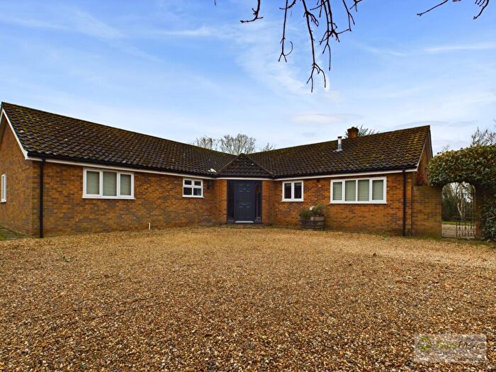 4 Bedroom Detached Bungalow To Rent In Meadow Farm Lodge, PE33