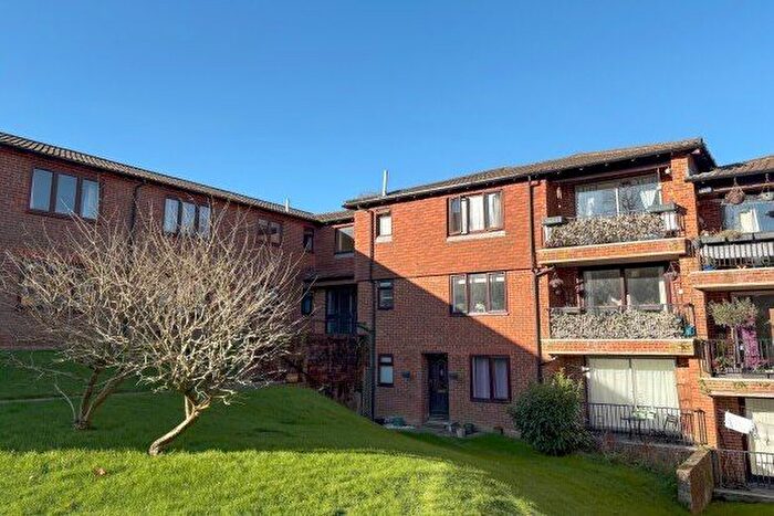 2 Bedroom Flat To Rent In Tollwood Park, Crowborough, TN6