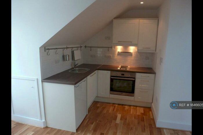 Studio To Rent In Savernake Road, London, NW3