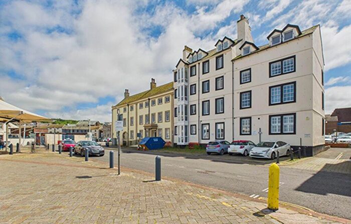 2 Bedroom Flat For Sale In West Strand, Harbourside West Strand, CA28