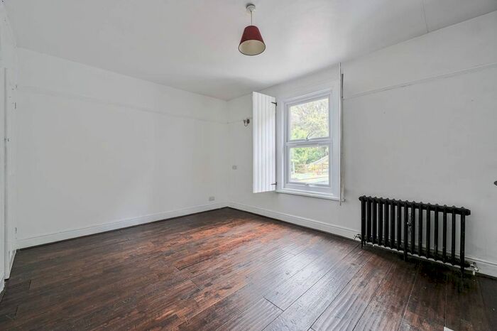 2 Bedroom Terraced House To Rent In Purrett Road, Plumstead, London, SE18