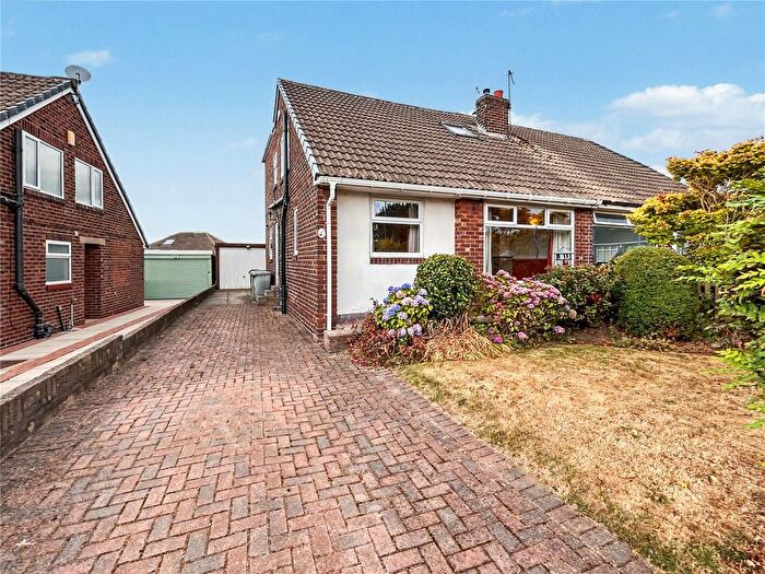 3 Bedroom Bungalow For Sale In Bywell Close, Dewsbury, West Yorkshire, WF12