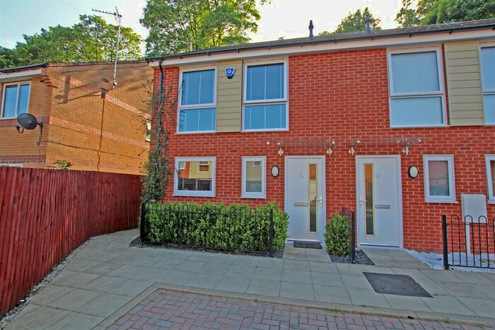 3 Bedroom Town House To Rent In Kingsthorpe Close, Mapperley, Nottingham, NG3