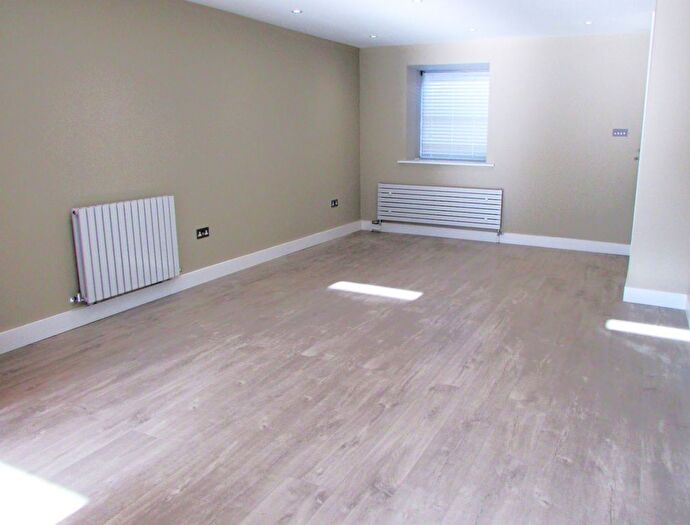 2 Bedroom Flat To Rent In Hartfield Crescent, SW19