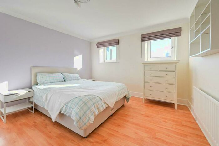 1 Bedroom Flat To Rent In Narrow Street, Limehouse, London, E14