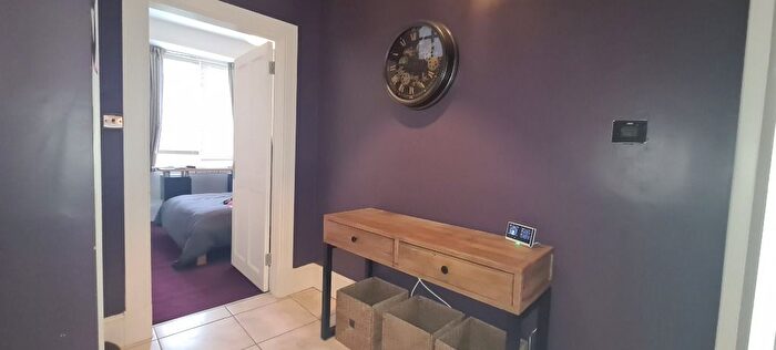 1 Bedroom Flat To Rent In Bolton Drive, Mount Florida, Glasgow, G42