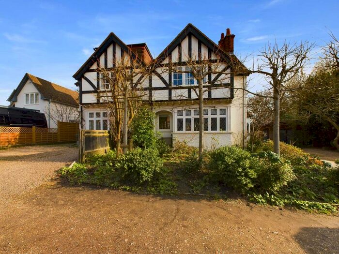 3 Bedroom Semi-Detached House To Rent In Abbey Road, Bourne End, SL8