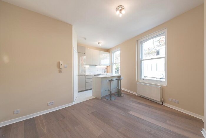 3 Bedroom Flat To Rent In Heath Street Hampstead, NW3