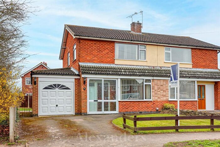 3 Bedroom Semi-Detached House For Sale In Bosworth Road, Barlestone, CV13