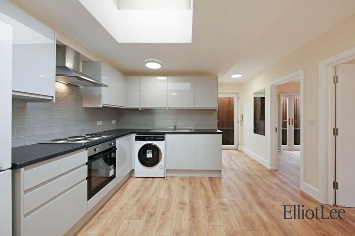 2 Bedroom Flat To Rent In Chaplin Road, Wembley, HA0