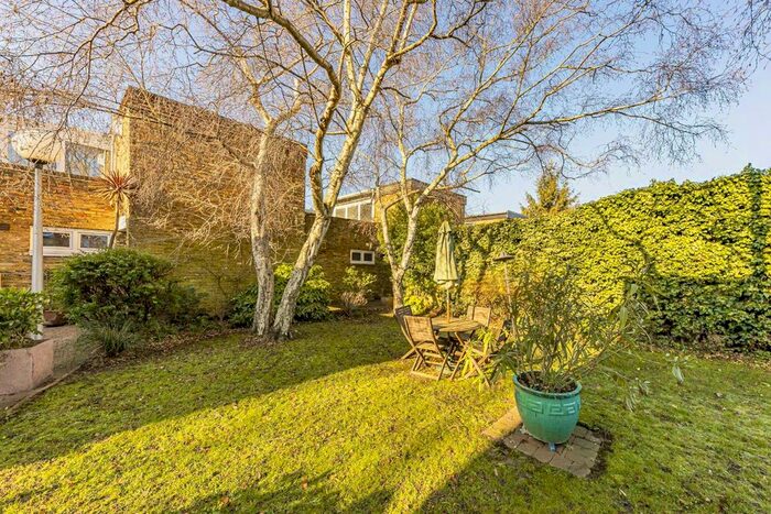 3 Bedroom Property To Rent In Acacia Grove, New Malden, KT3