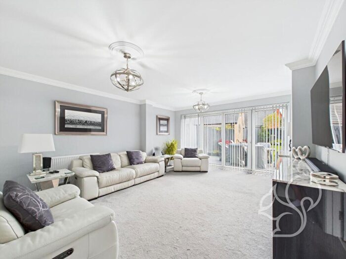 5 Bedroom Town House For Sale In Woodlands Park Drive, Dunmow, CM6