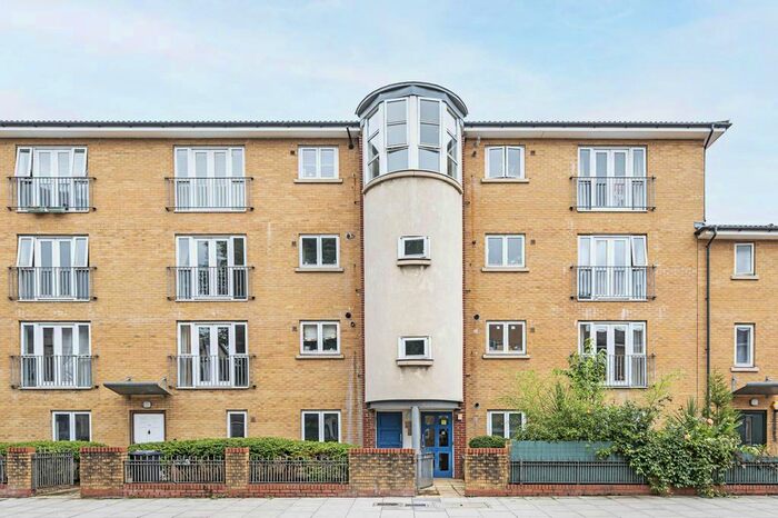 2 Bedroom Flat To Rent In Eastway, Hackney Wick, London, E9