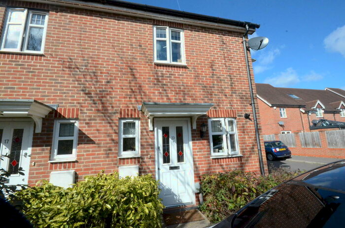 2 Bedroom Semi-Detached House To Rent In Tithing Road Fleet, GU51