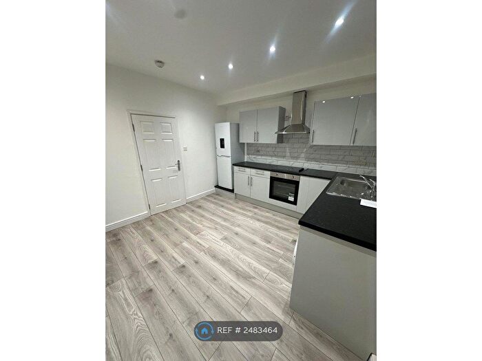 2 Bedroom Terraced House To Rent In Alfreton Road, Nottingham, NG7