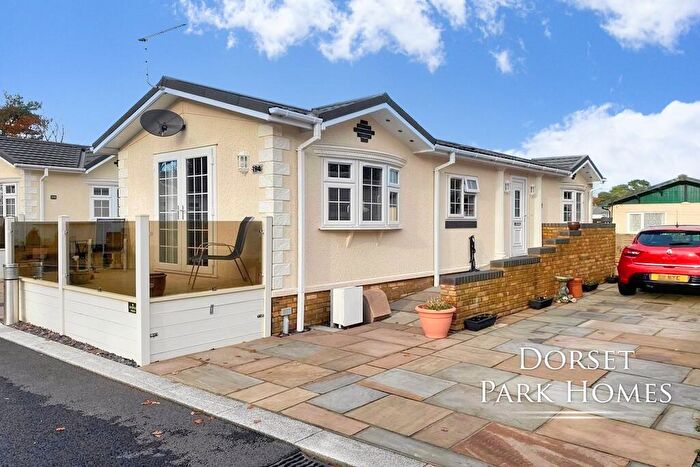 2 Bedroom Park Home For Sale In Pinehurst Park, West Moors, Ferndown, Dorset, BH22