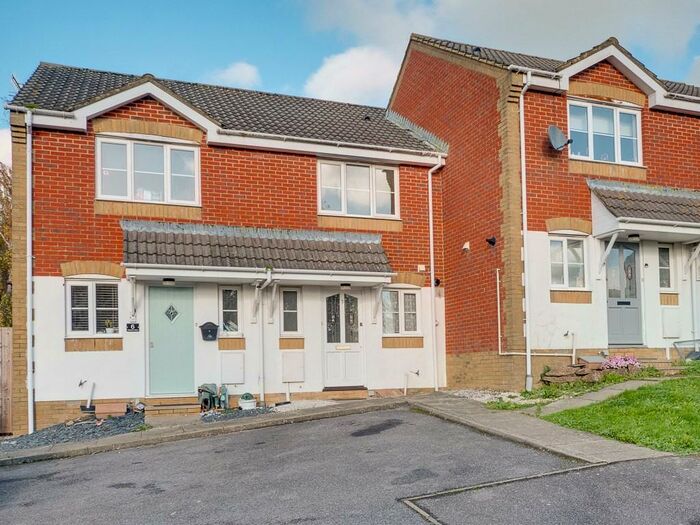 2 Bedroom Terraced House To Rent In Warwick Close, Hailsham, East Sussex, BN27