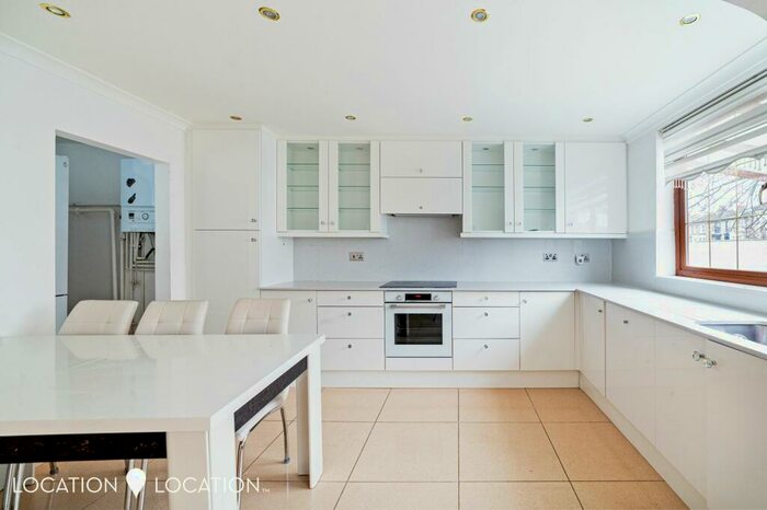 4 Bedroom End Of Terrace House To Rent In Caldecott Way, London, E5