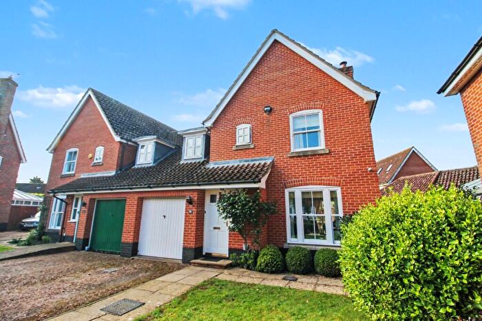 4 Bedroom Semi Detached House For Sale In Neil Avenue, Holt, Norfolk, NR25