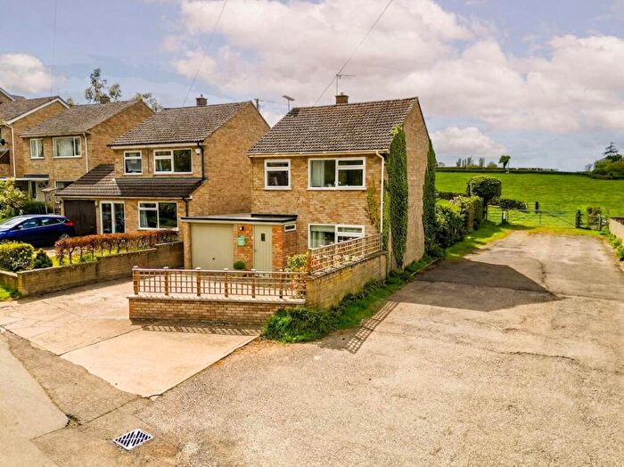 3 Bedroom Detached House For Sale In Albury View, Tiddington, OX9