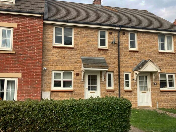 3 Bedroom Terraced House To Rent In Ashmead Road, Banbury, OX16