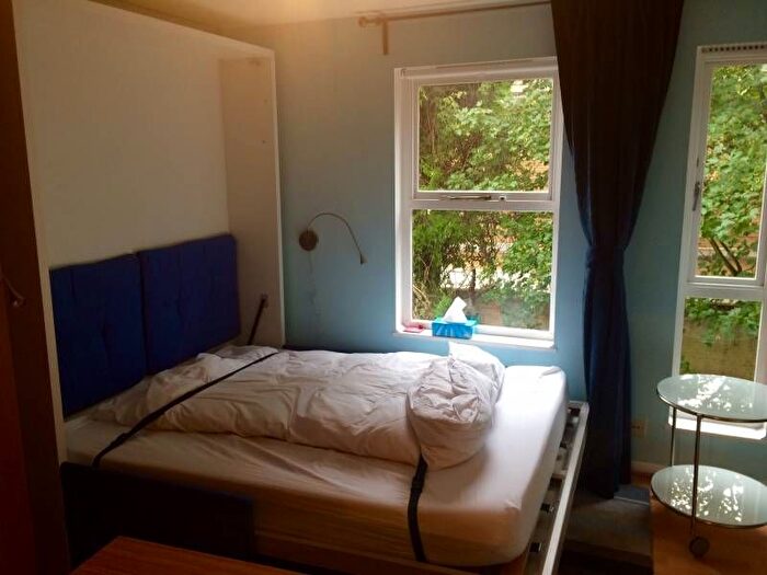 4 Bedroom Terraced House To Rent In Coopers Close, London, E1