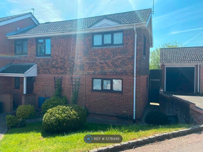 3 Bedroom End Of Terrace House To Rent In Felthorpe Close, Lower Earley, Reading, RG6