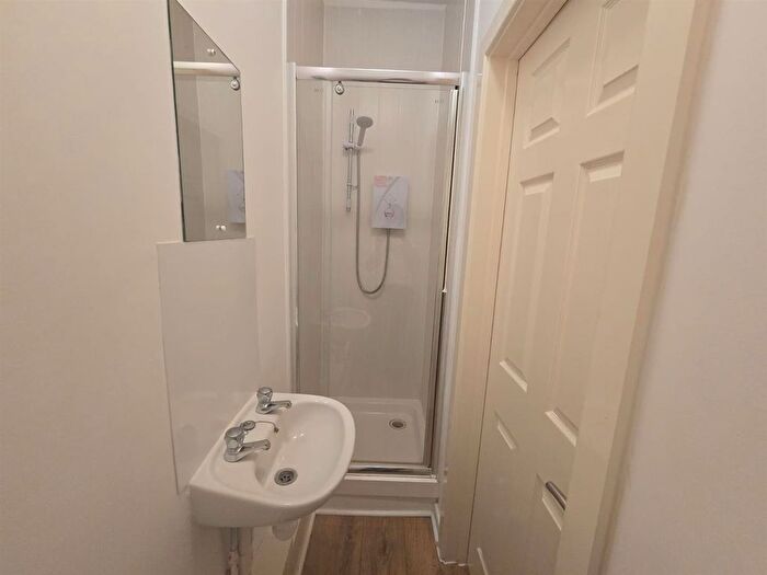 1 Bedroom Flat To Rent In Sun Street, Waltham Abbey, EN9