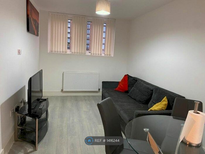2 Bedroom Flat To Rent In Towergate House, Milton Keynes, MK9
